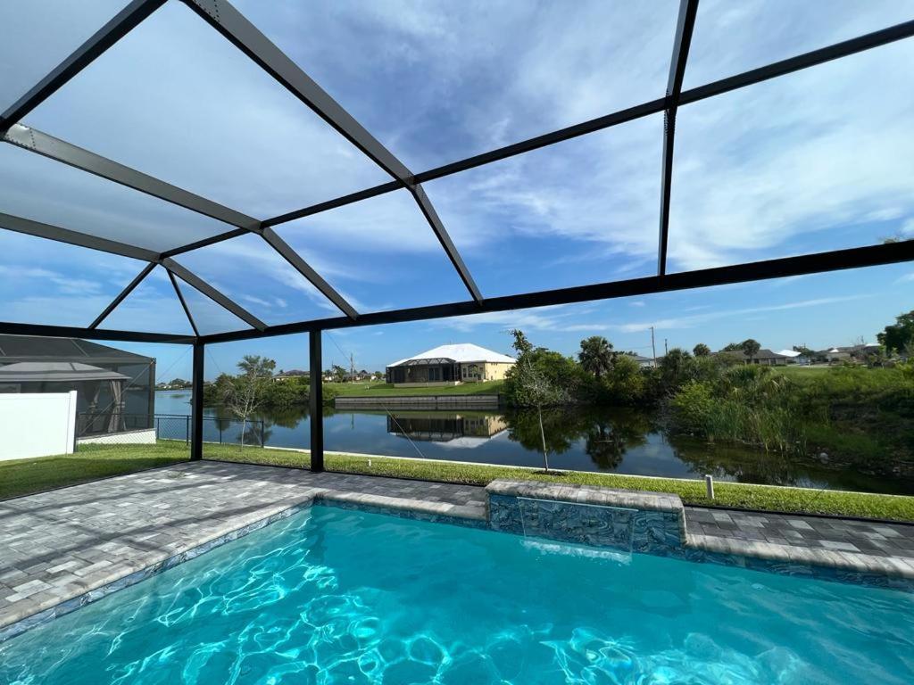 Newly Built Villa Ballerina With Heated Pool And Incredible View Into Beautiful Arrowheadcanal Κέιπ Κόραλ Εξωτερικό φωτογραφία