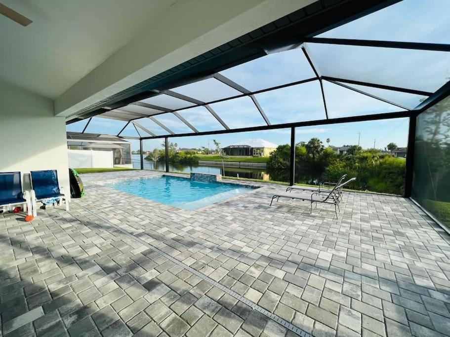 Newly Built Villa Ballerina With Heated Pool And Incredible View Into Beautiful Arrowheadcanal Κέιπ Κόραλ Εξωτερικό φωτογραφία