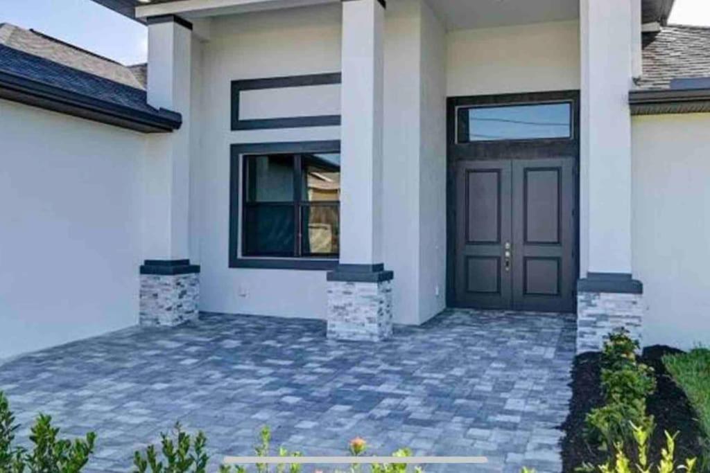 Newly Built Villa Ballerina With Heated Pool And Incredible View Into Beautiful Arrowheadcanal Κέιπ Κόραλ Εξωτερικό φωτογραφία