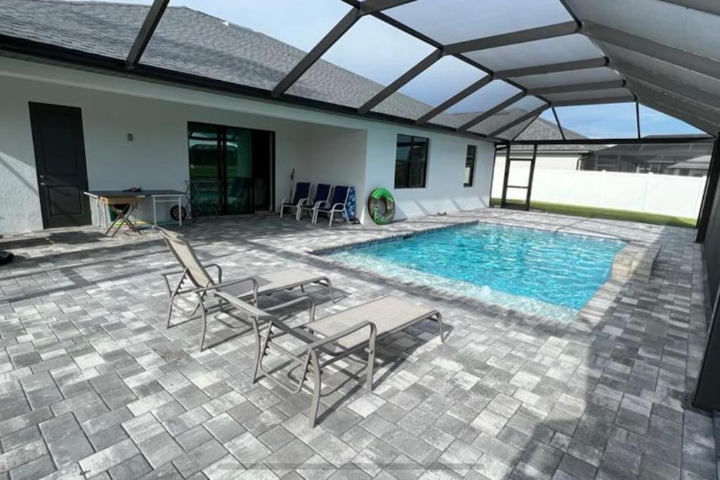 Newly Built Villa Ballerina With Heated Pool And Incredible View Into Beautiful Arrowheadcanal Κέιπ Κόραλ Εξωτερικό φωτογραφία